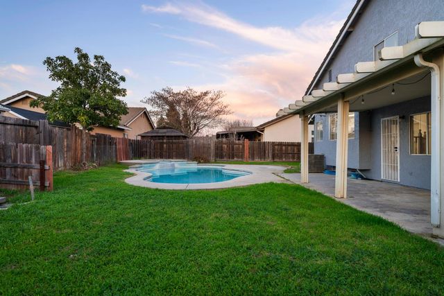 973 Stenton Way, Galt, CA 95632