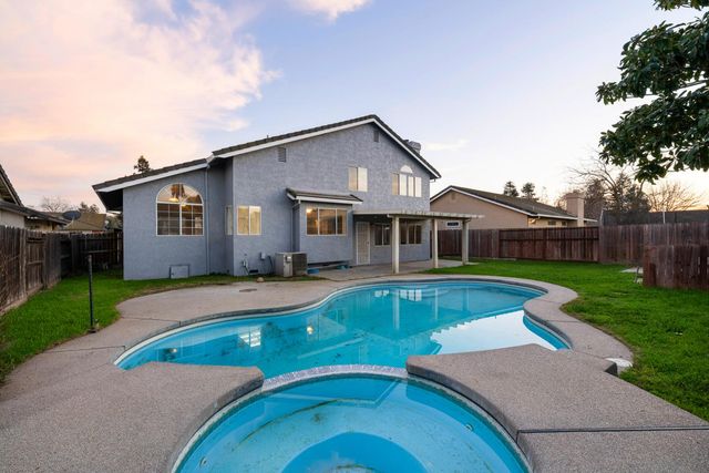 973 Stenton Way, Galt, CA 95632