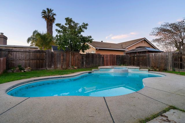 973 Stenton Way, Galt, CA 95632