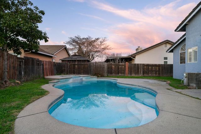 973 Stenton Way, Galt, CA 95632