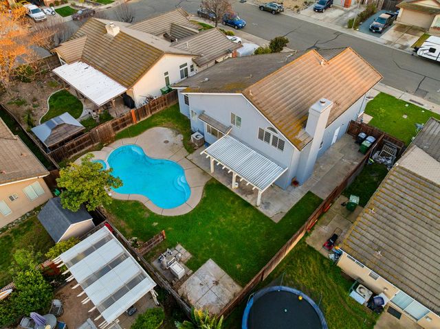 973 Stenton Way, Galt, CA 95632