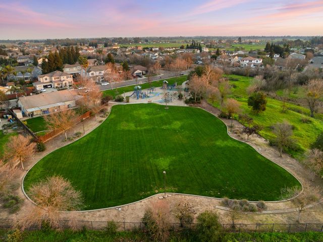 973 Stenton Way, Galt, CA 95632