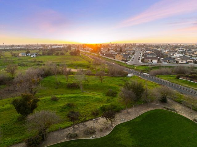 973 Stenton Way, Galt, CA 95632