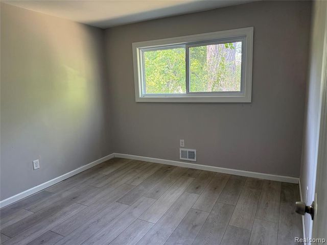 24726 Lakeland Street, Farmington Hills, MI 48336