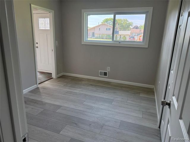 24726 Lakeland Street, Farmington Hills, MI 48336