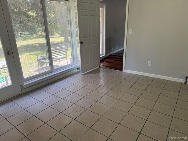 24726 Lakeland Street, Farmington Hills, MI 48336