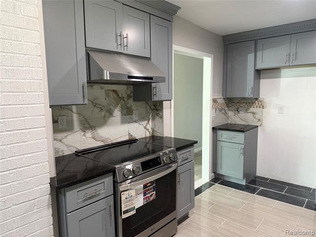 24726 Lakeland Street, Farmington Hills, MI 48336