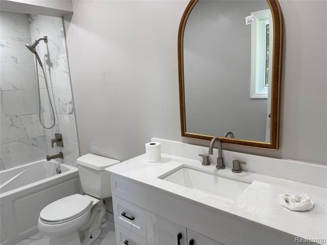 24726 Lakeland Street, Farmington Hills, MI 48336