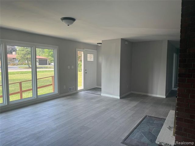 24726 Lakeland Street, Farmington Hills, MI 48336