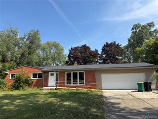 24726 Lakeland Street, Farmington Hills, MI 48336