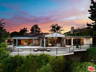 2052 Stradella Road, Los Angeles, CA 90077