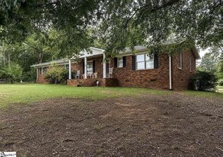 500 W Rutherford Street, Landrum, SC 29356