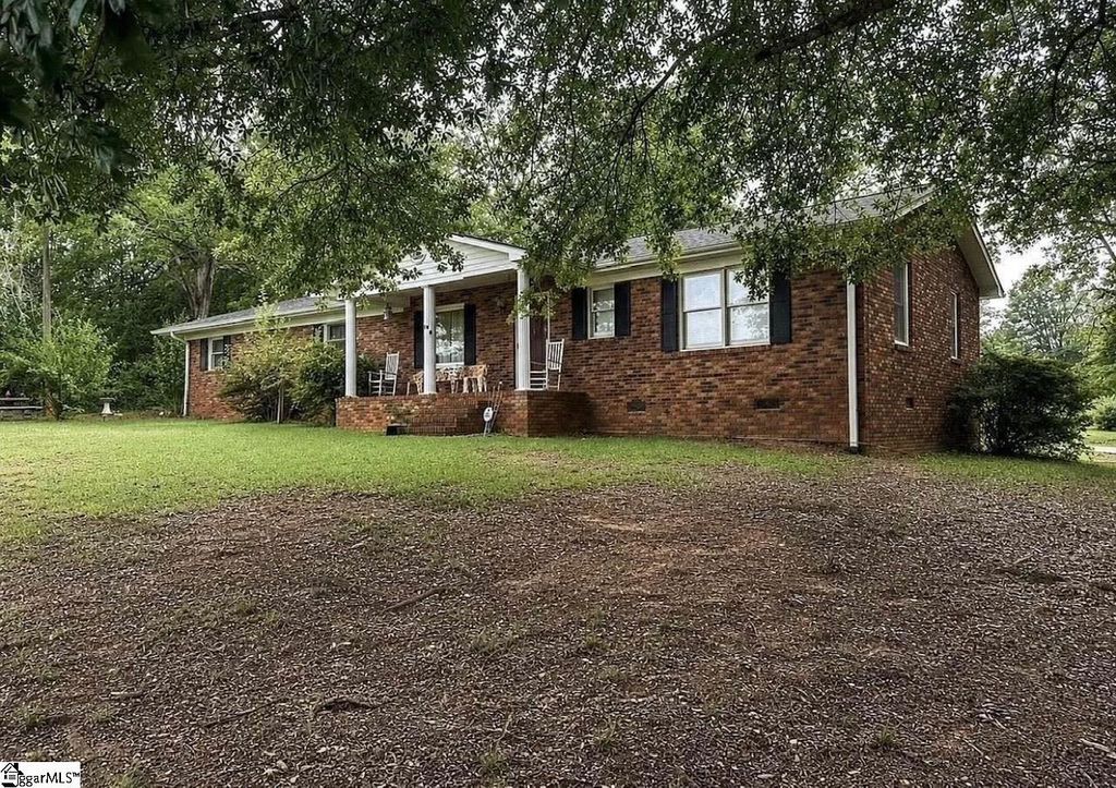 500 W Rutherford Street, Landrum, SC 29356