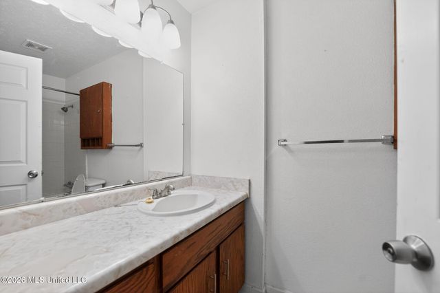 169 Thousand Oaks Circle, Jackson, MS 39212