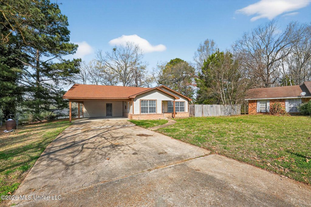 169 Thousand Oaks Circle, Jackson, MS 39212