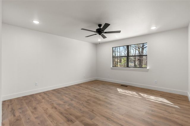 9 Thirsk Lane, Bella Vista, AR 72714