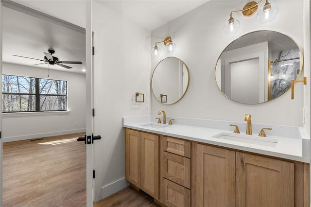 9 Thirsk Lane, Bella Vista, AR 72714