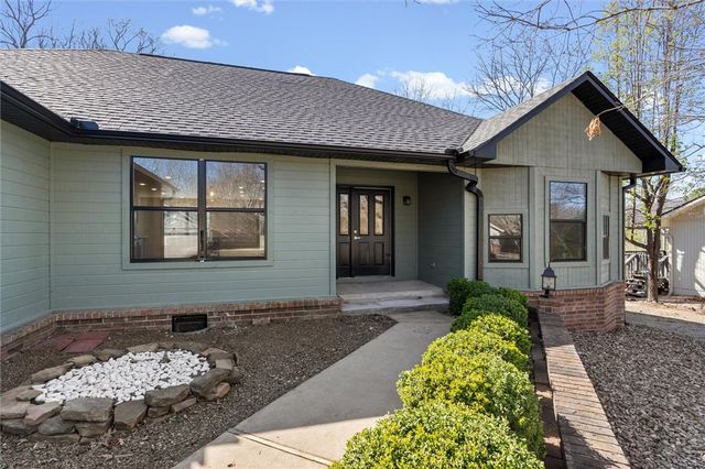 9 Thirsk Lane, Bella Vista, AR 72714