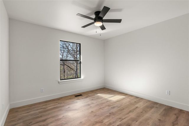 9 Thirsk Lane, Bella Vista, AR 72714