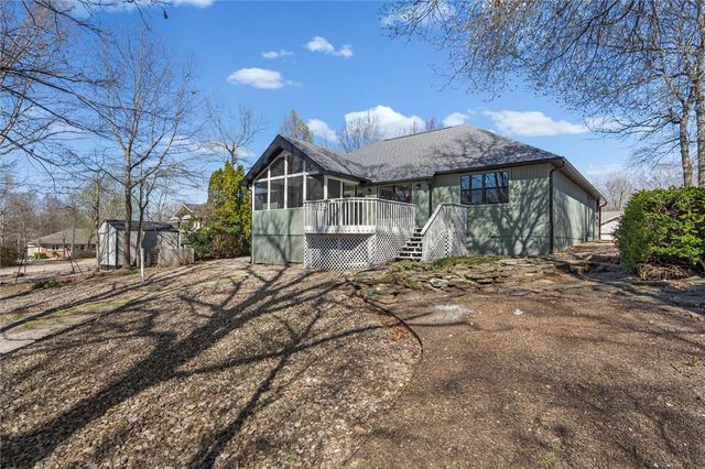 9 Thirsk Lane, Bella Vista, AR 72714