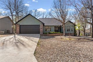 9 Thirsk Lane, Bella Vista, AR 72714