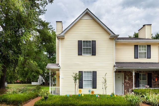 1244 Carriage Park Dr, Franklin, TN 37064