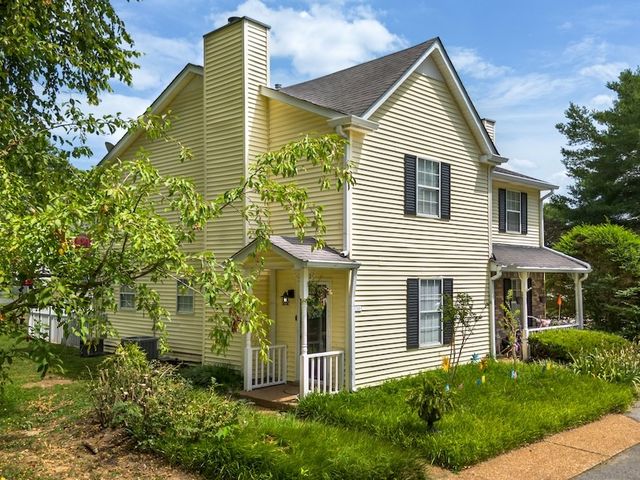 1244 Carriage Park Dr, Franklin, TN 37064