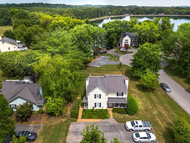 1244 Carriage Park Dr, Franklin, TN 37064