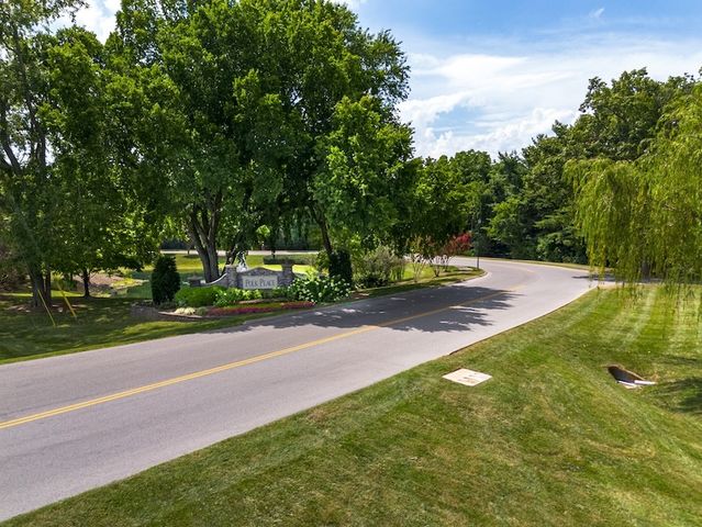 1244 Carriage Park Dr, Franklin, TN 37064