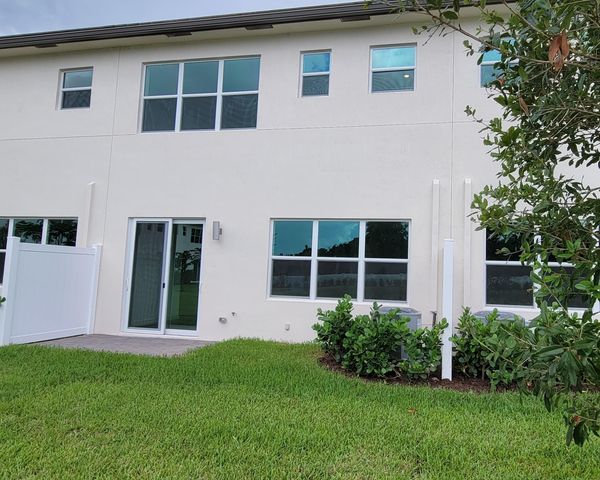 4946 Navali Drive, Lake Worth, FL 33467