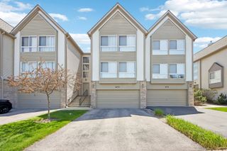 673 E FOUNTAINVIEW Drive 673, Mundelein, IL 60060