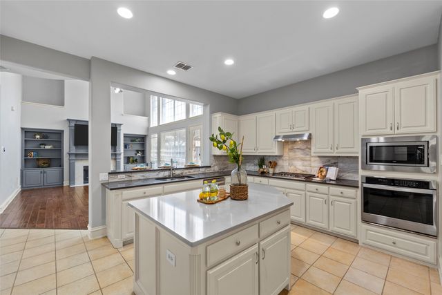 2447 Blackstone Drive, Frisco, TX 75033