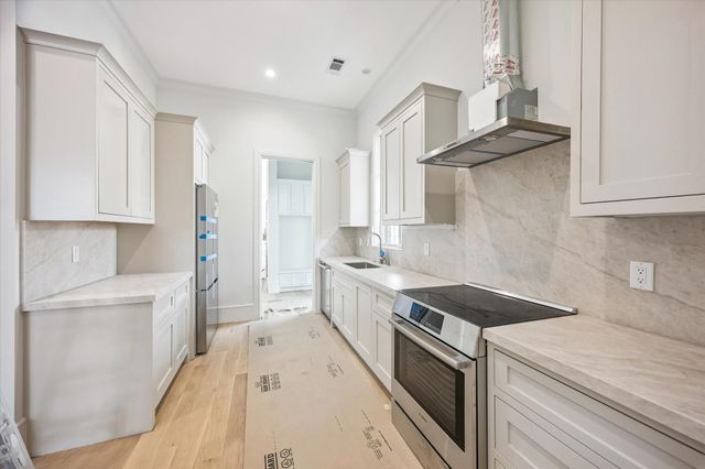 6011 Stones Throw Road, Houston, TX 77057
