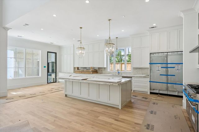 6011 Stones Throw Road, Houston, TX 77057