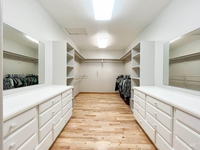 5231 N Morninggale Way, Boise, ID 83713