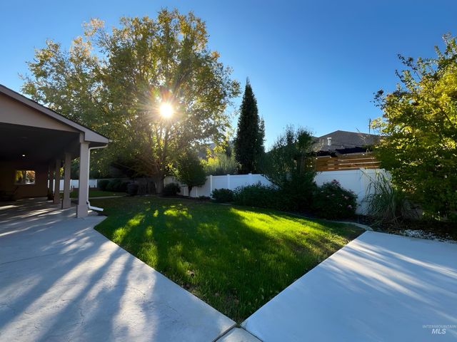 5231 N Morninggale Way, Boise, ID 83713