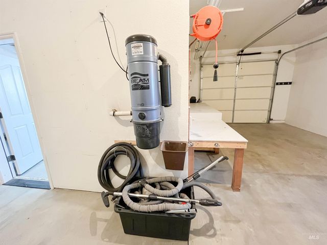 5231 N Morninggale Way, Boise, ID 83713