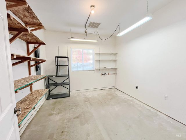 5231 N Morninggale Way, Boise, ID 83713