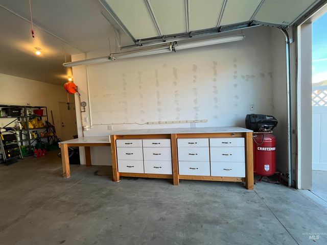 5231 N Morninggale Way, Boise, ID 83713