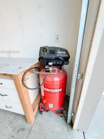 5231 N Morninggale Way, Boise, ID 83713