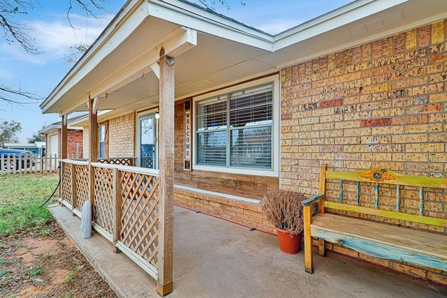 705 NW 4th St, Andrews, TX 79714