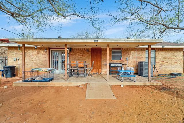 705 NW 4th St, Andrews, TX 79714