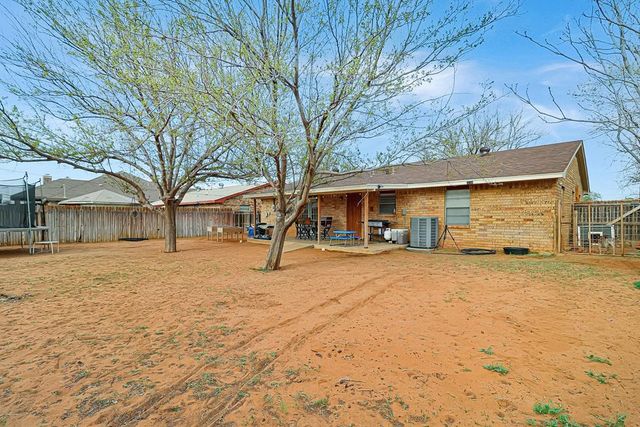 705 NW 4th St, Andrews, TX 79714