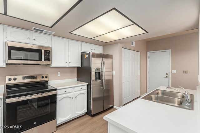 1906 E CALLE DE ARCOS Drive, Tempe, AZ 85284