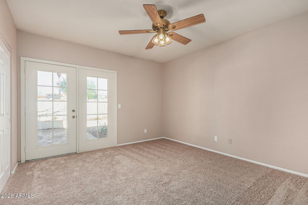 Image 16 of property listing at 1906 E CALLE DE ARCOS Drive, Tempe, AZ 85284