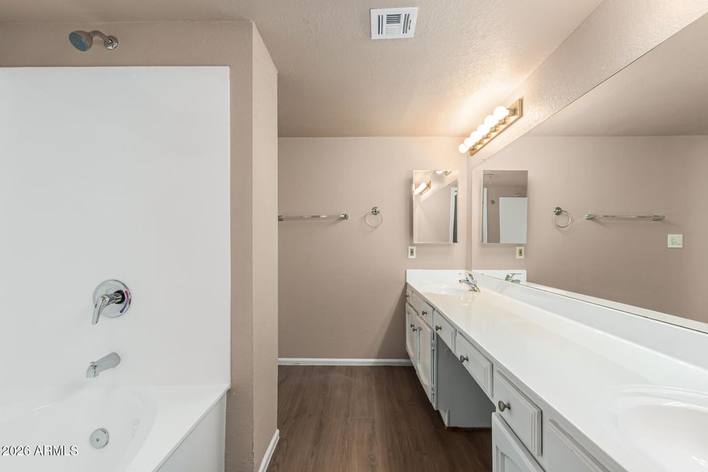 Image 21 of property listing at 1906 E CALLE DE ARCOS Drive, Tempe, AZ 85284