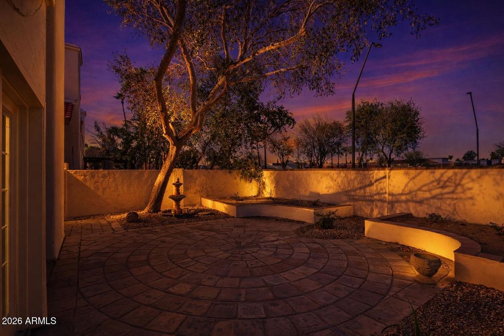 Image 31 of property listing at 1906 E CALLE DE ARCOS Drive, Tempe, AZ 85284