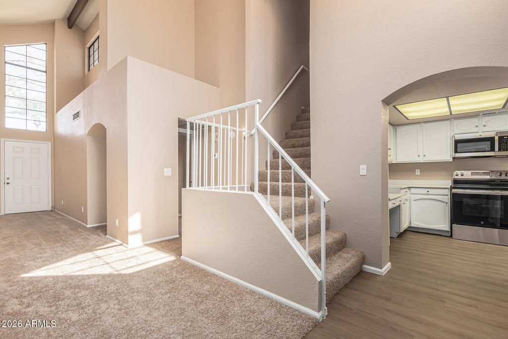 Image 5 of property listing at 1906 E CALLE DE ARCOS Drive, Tempe, AZ 85284