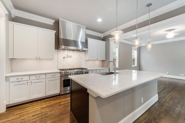 6 Red Harper Drive, Spring, TX 77389