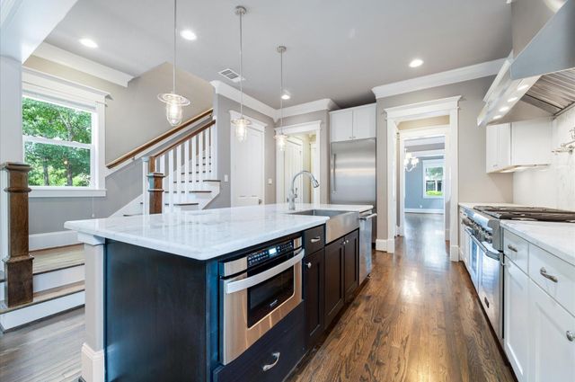 6 Red Harper Drive, Spring, TX 77389